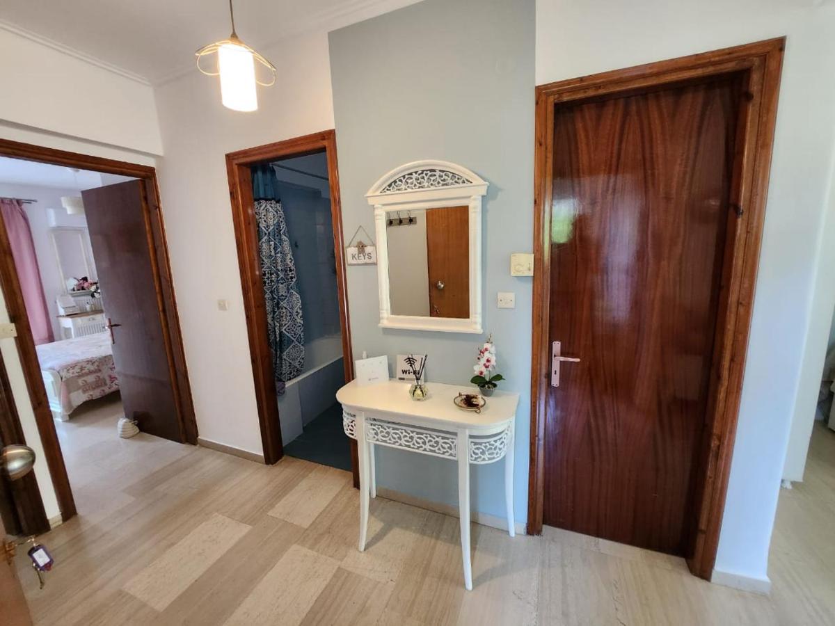 Queen Aspri Apartment 3' Min To The Beach! 안티키라 외부 사진